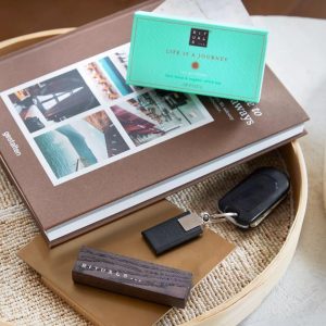 RITUALS Parfüm Karma Auto Lufterfrischer – Duft mit Lotus und weißem Tee